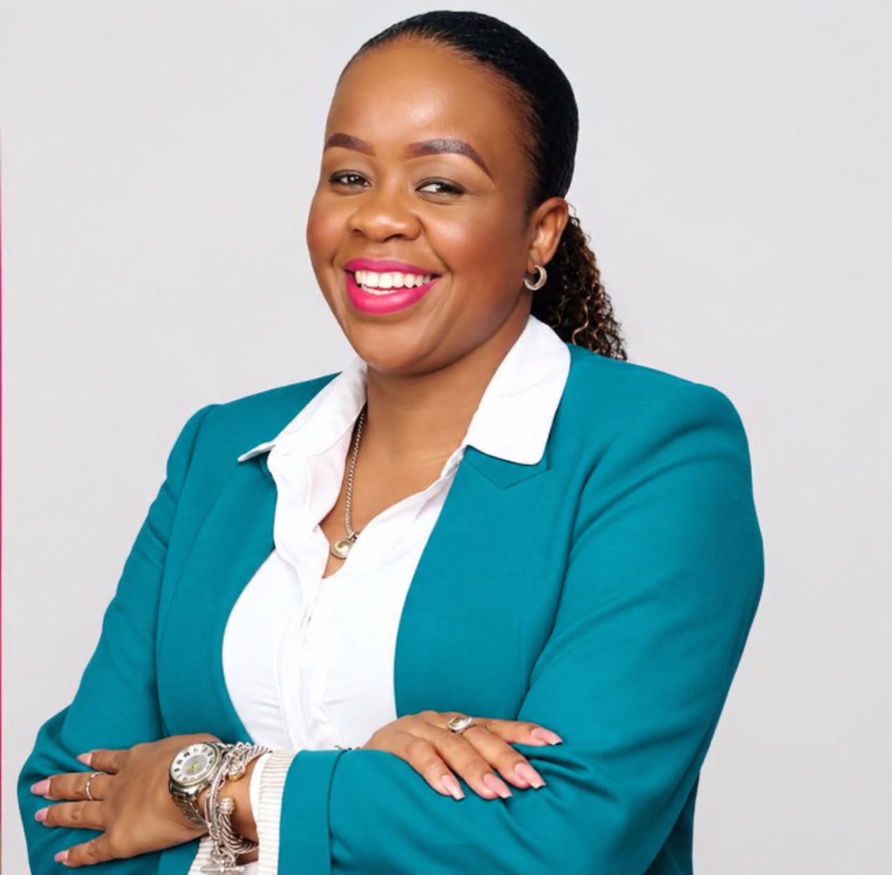 Nairoshee Roanne Roberts, MBA, Founder & Director of Paradigm Shifters